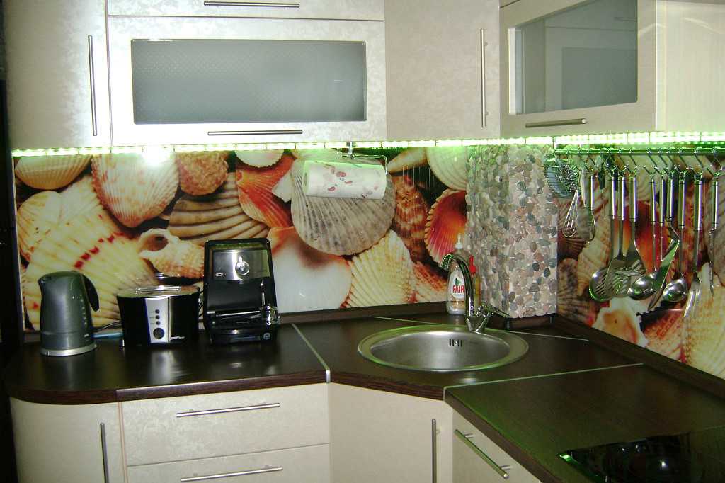 Зеркальный фартук для кухни (40 фото): отзывы о кухонном фартуке из зеркала