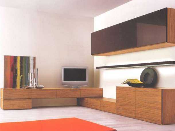 Горки и стенки под телевизор в зал: обзор видов и варианты дизайна