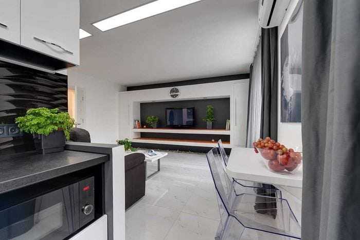 Кухня-гостиная 30 кв м дизайн фото: квадатный проект, совмещенная планировка, интерьер