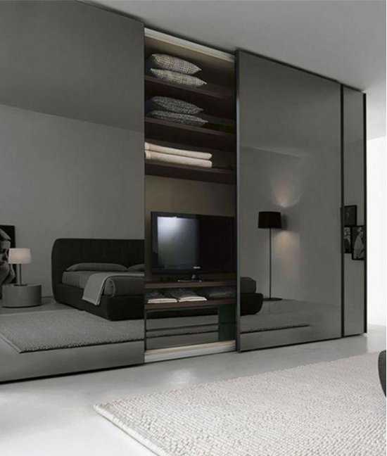 Стенки в комнату с вместительным шкафом (76 фото): мебельные стенки со шкафами и нишей под телевизор, угловые модели в большую спальню, встроенные варианты в маленькую комнату
