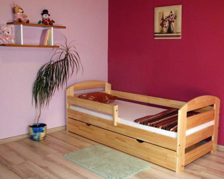 Выбираем деревянную детскую кровать