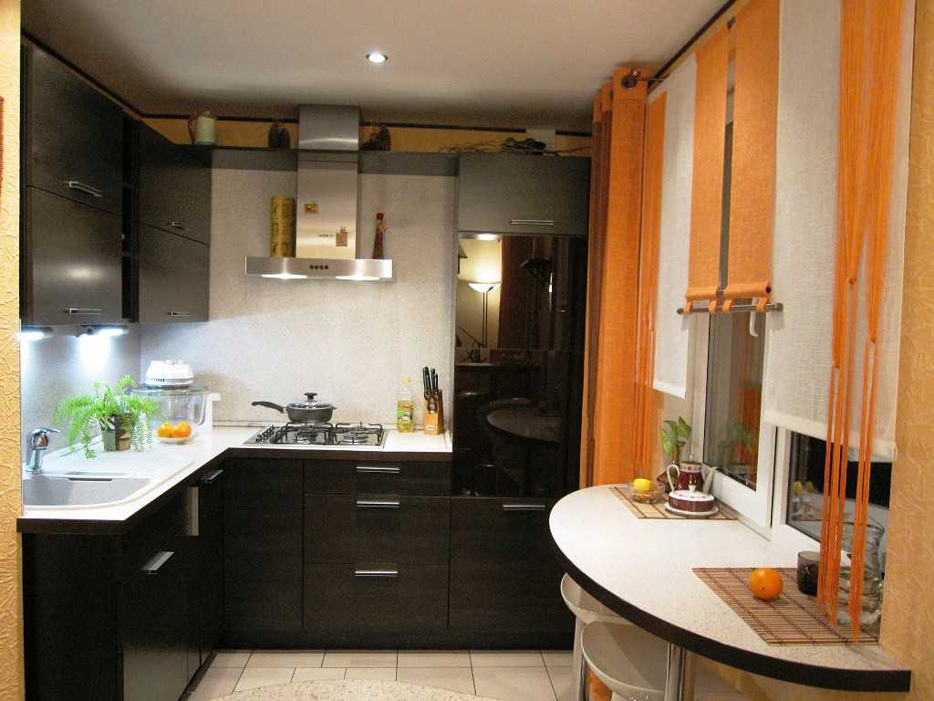 Создаем дизайн маленькой кухни 6 кв. м: 50 фото