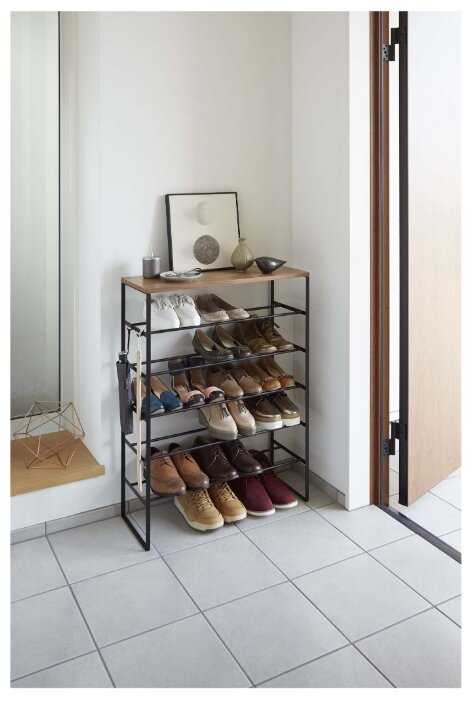 Полка для обуви в прихожую (60 фото): металлическая подставка и открытые полочки с сиденьем, узкая и широкая, из дерева и кованная