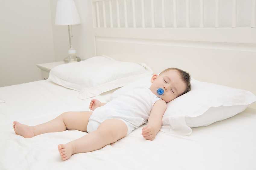 Детские подушки: какую выбрать для ребенка до 1 года,  для 2, 3, 4, 5-летних детей, материал наполнителя и размеры