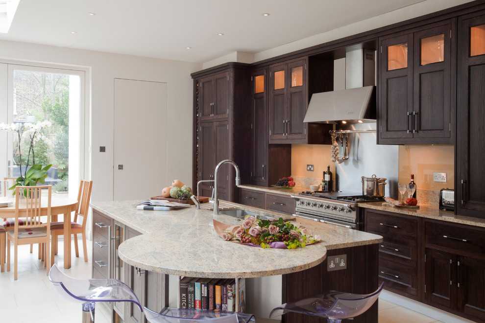 Дизайн интерьера кухни гостиной в стиле современная классика (37 фото)
