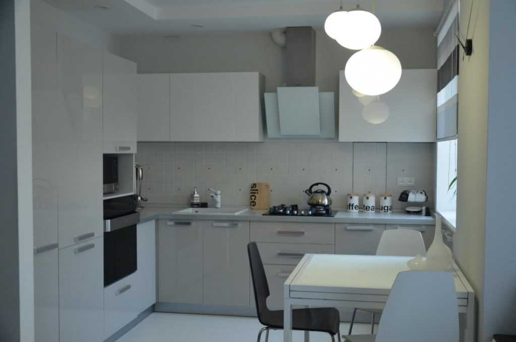 Дизайн кухни 10 кв.м.: фото интерьера с совмещением с балконом и гостиной, планировка, угловые гарнитуры