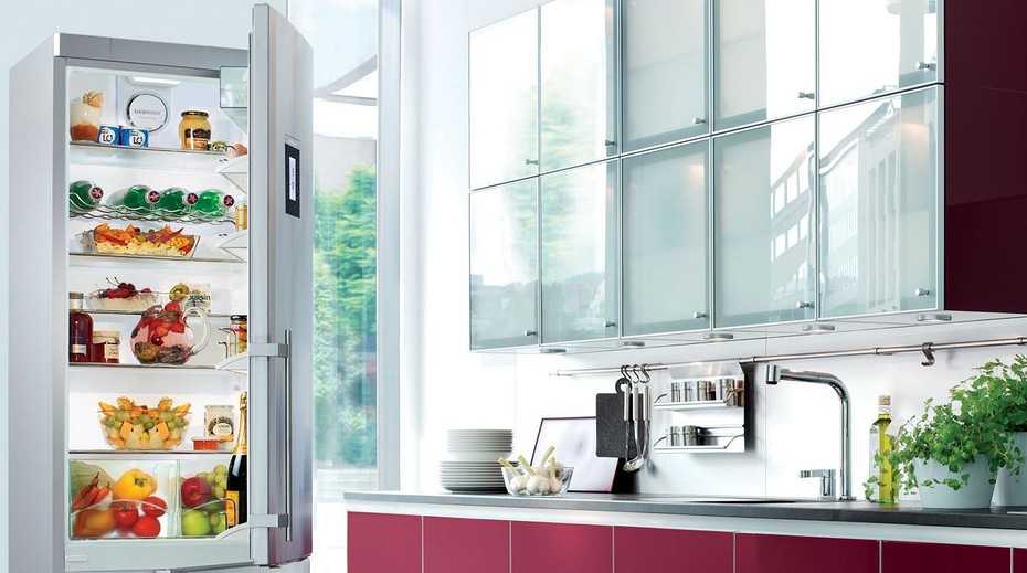 Холодильники в стиле ретро (41 фото): дизайн красных и черных мини-холодильников, бежевые, голубые и цветные варианты шириной 70 см, другие модели в интерьере