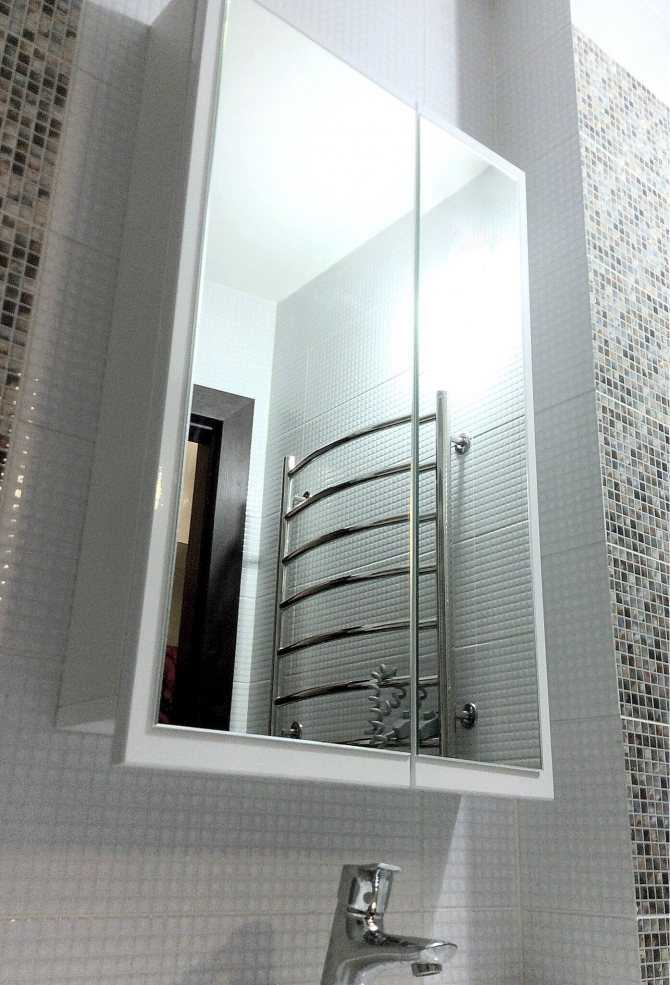 Шкаф-зеркало в ванную комнату: советы по выбору