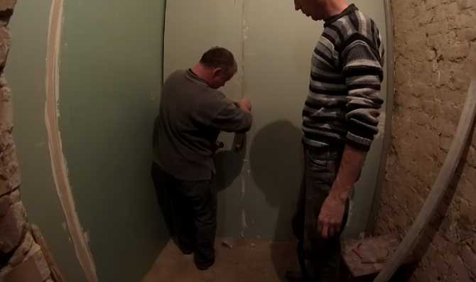Чем выровнять стены в ванной под плитку? выравнивание стен в ванной под плитку своими руками