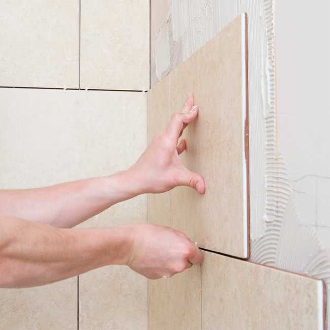 Штукатурка для ванной комнаты под плитку: технология выравнивания стен пошагово,чем штукатурить стены,цементная,водостойкая,гипсовая,для влажных помещений, какая лучше,на цементной основе.