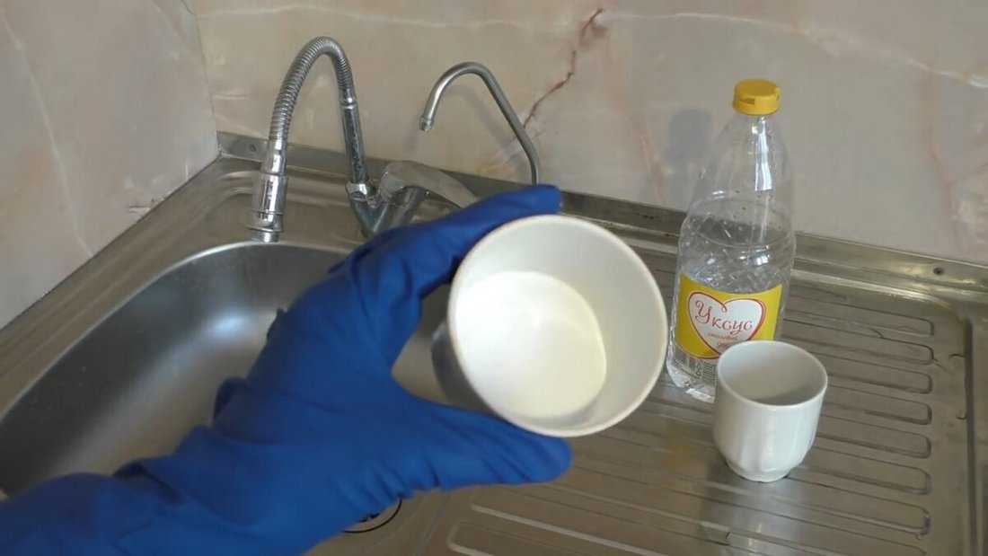 Как прочистить канализацию содой и уксусом на кухне или в ванной