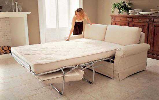Детская раскладная кровать: кроватка-раскладушка для детей, раскладывающаяся модель на ламелях для малыша от 3 лет с тумбой и ортопедическим матрасом