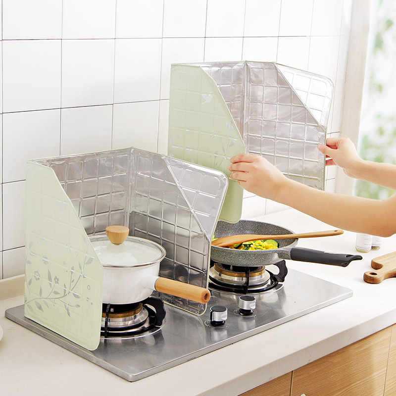 Защитный экран для кухни: выбор материала и установка своими руками