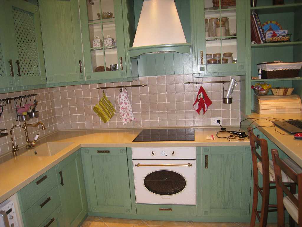 Кухня в фиолетовом, лиловом и сиреневом: сочетание цветов кухонного .
