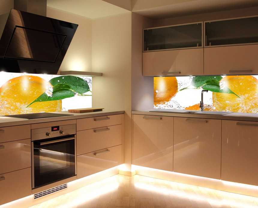 Кухонный фартук из стекла: виды и сочетаемость с интерьером