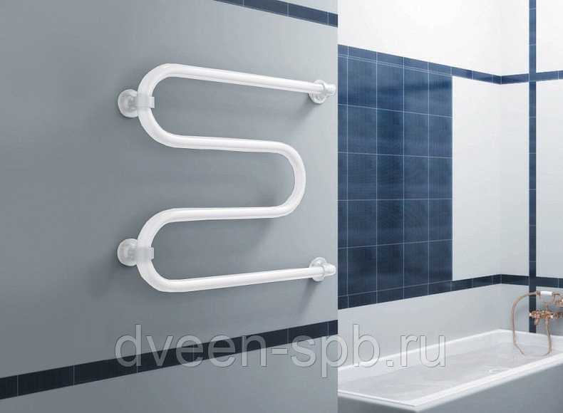 Виды полотенцесушителей для ванной и их размеры: поворотные, прямые хромированные, в виде ручки или скрепки и какие еще бывают