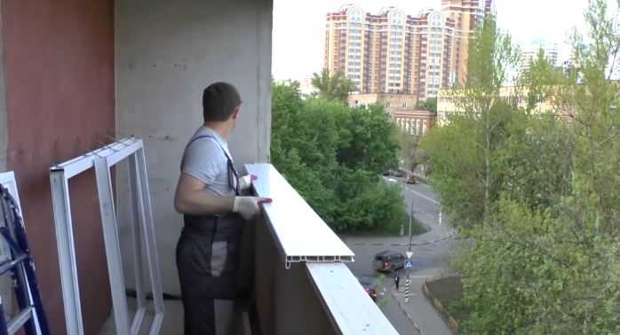 Как правильно застеклить балкон и что нужно учесть, чтобы не переплатить?