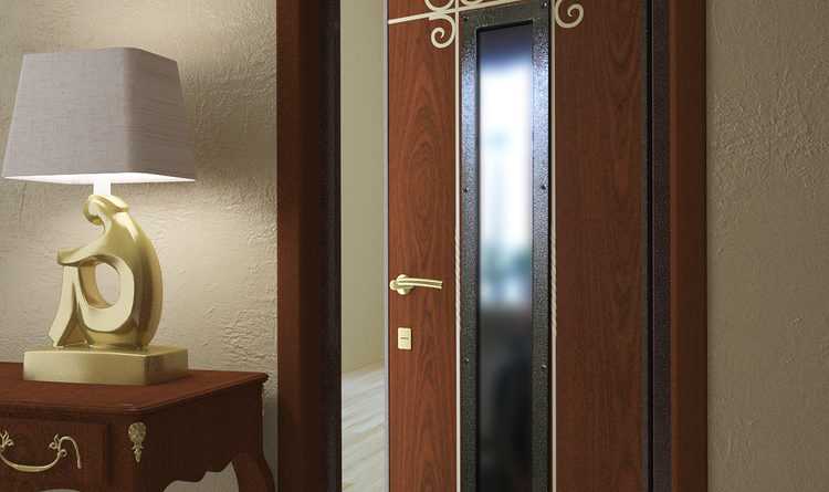 Металлические двери с зеркалом внутри: делаем красивым и функциональным вход в дом
