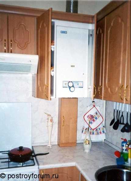 Маленькая кухня с газовой колонкой – как сделать её уютной и современной Как оборудовать кухню с газовой колонкой в хрущёвке Функциональные варианты дизайна помещения с угловым кухонным гарнитуром.