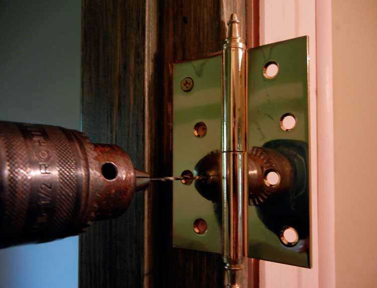 Установка петель на дверь, монтаж разных типов фурнитуры
