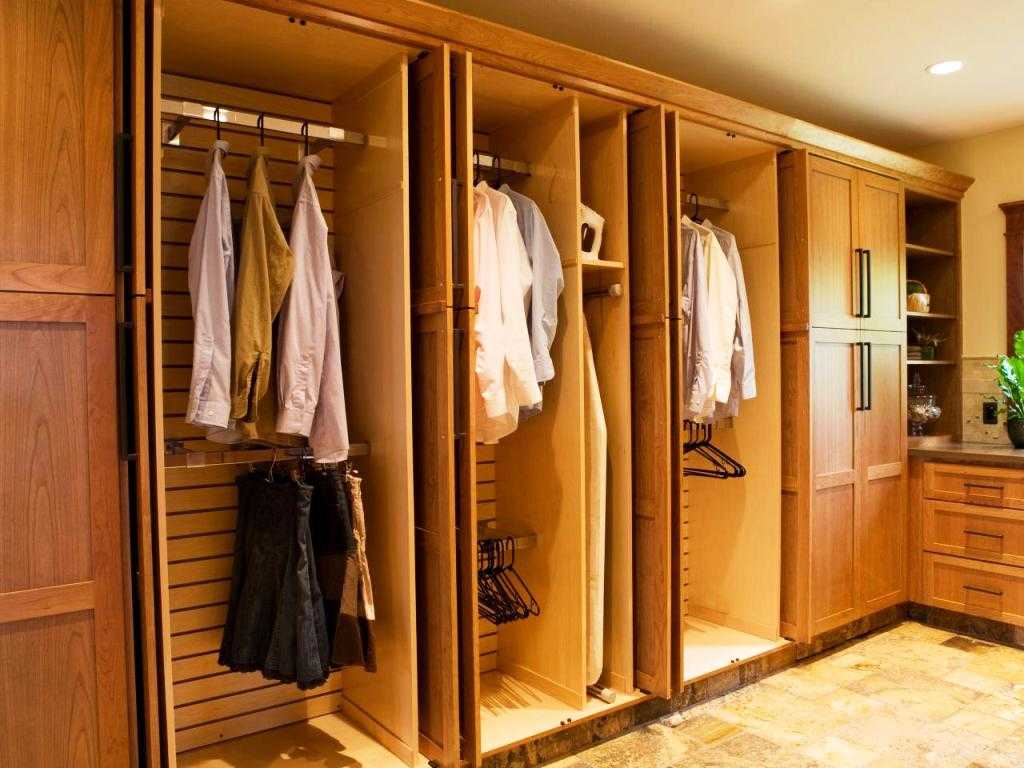 Угловая гардеробная в спальне (59 фото): дизайн гардеробной из гипсокартона в комнате 14 кв. м