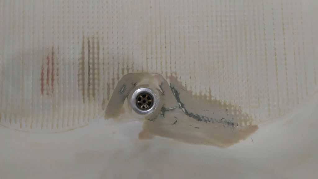 Ремкомплект для акриловых ванн: устранение сколов и трещин и восстановление полировки, набор «самоделкин» для изделия белого цвета