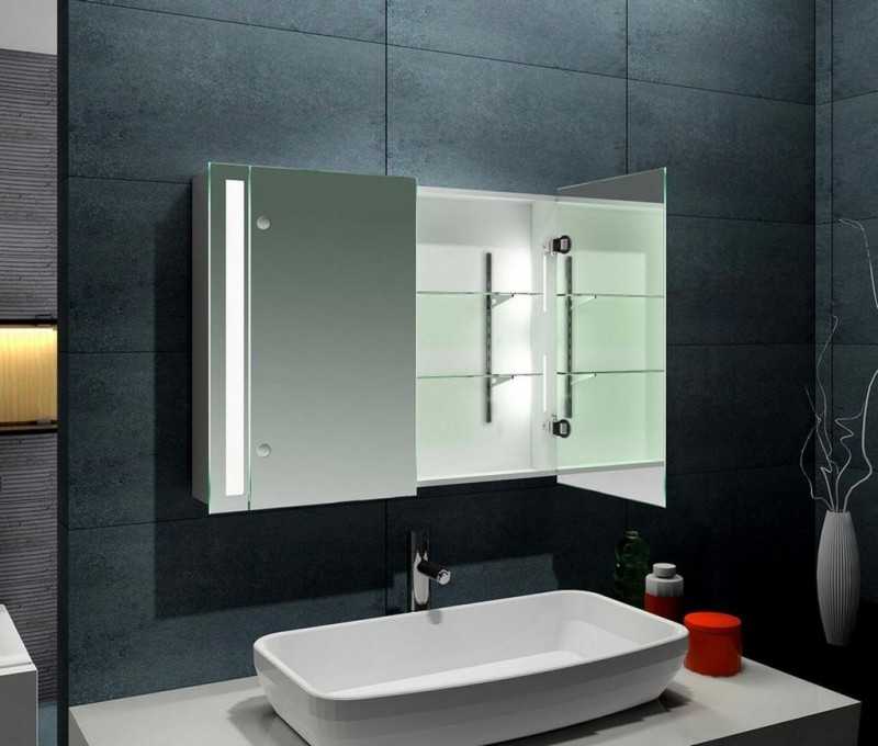 Шкафы над зеркалом в ванной. Зеркало в ванную с подсветкой и шкафчиком. Шкафчик в ванну с зеркалом и подсветкой. Недорогие зеркала для ванной.