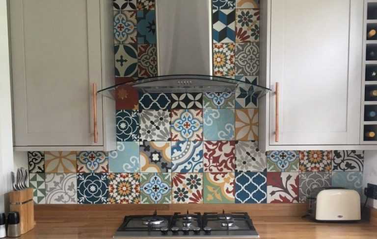 Плитка пэчворк в интерьере кухни: насыщенные средиземноморские мотивы в вашем доме (для фартука, на пол). 110+ (фото) пошагово для начинающих