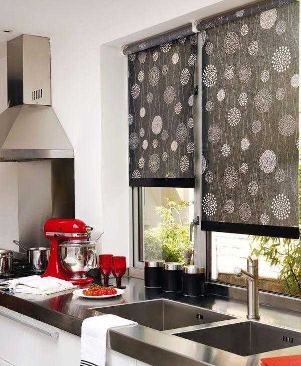 Разнообразие стилей занавесок на кухню для оформления окна