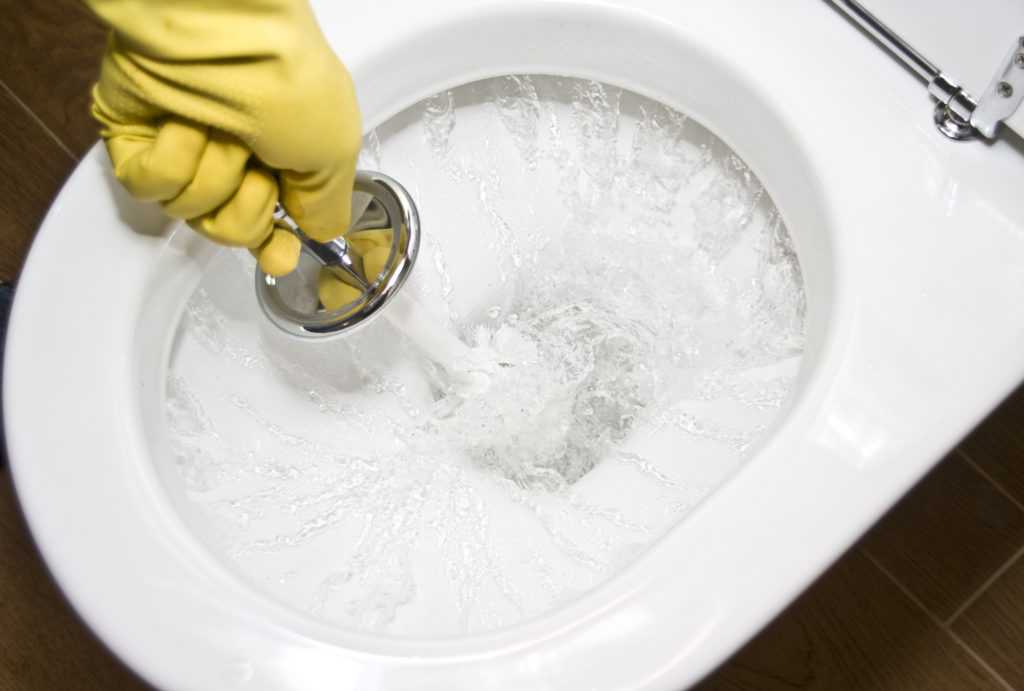 Чем эффективно прочистить канализационные трубы в частном доме средства для чистки в домашних условиях