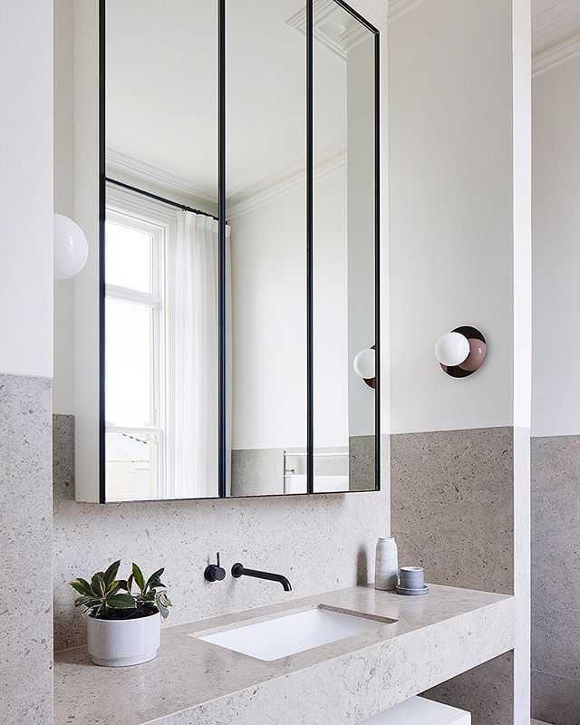 Зеркало в ванную комнату со шкафчиком своими руками: пошаговая инструкция по изготовлению