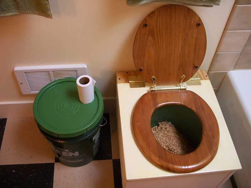 Торфяные туалеты для дачи: особенности и преимущества