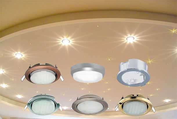 Освещение в гостиной (78 фото): торшеры, светильники и бра в интерьере зала. варианты подсветки над диваном и дизайна со вторым светом
