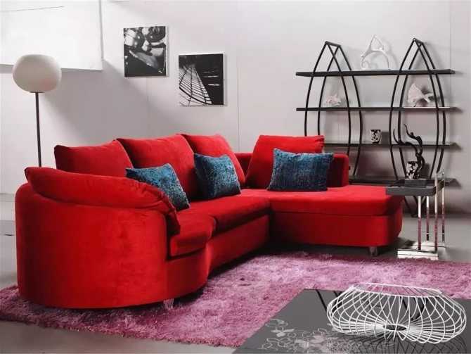 Коричневый диван (59 фото): модели светло- и темно-коричневого цвета, в бежево-коричневых тонах, из кожзама