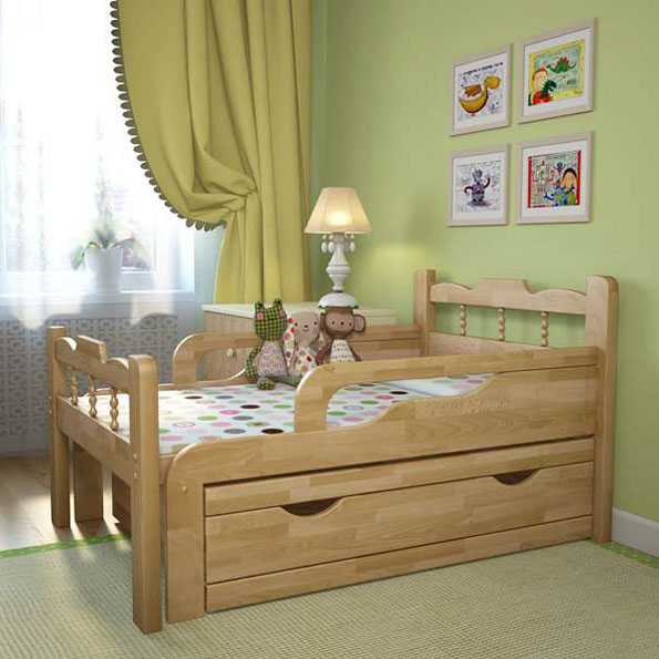 Детская кровать из массива дерева является экологичной, красивой и долговечной Как подобрать деревянные модели для детей до 3-х лет Какими свойствами они обладают Из каких материалов изготавливают В чем плюсы и минусы такой мебели