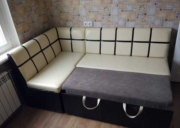 Диван со спальным местом на кухню (84 фото): выбираем кухонный диванчик-кушетку и диван-кровать, особенности кожаных моделей «феникс», «метро» и «токио»