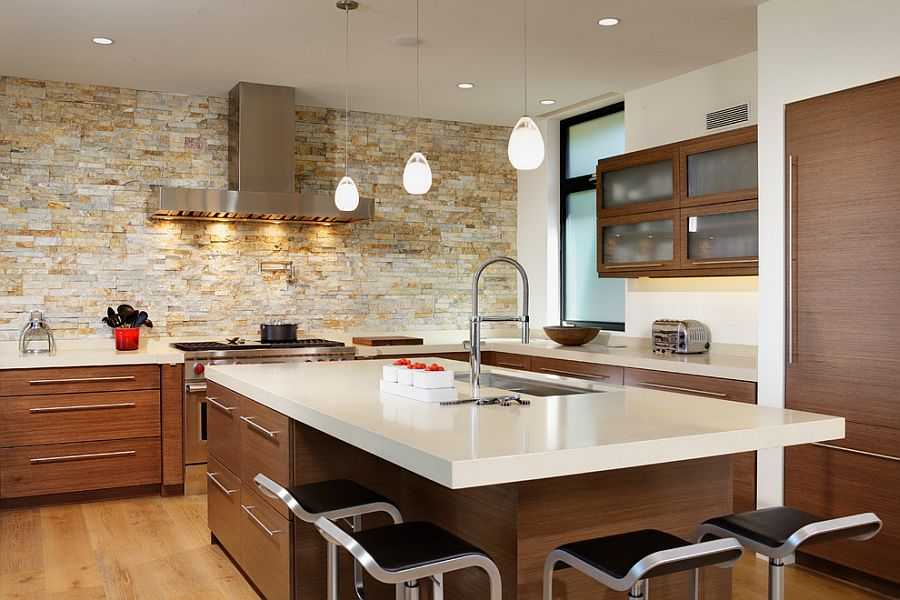 Дизайн стен на кухне (51 фото): обои, современные идеи оформления 2021 над обеденным столом