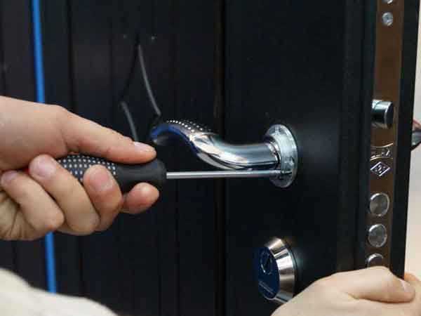 Ремонт ручки входной двери – несложная процедура восстановления