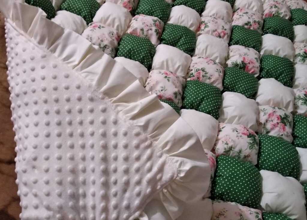 Одеяло бонбон своими руками: мастер-класс по созданию покрывала из подушечек