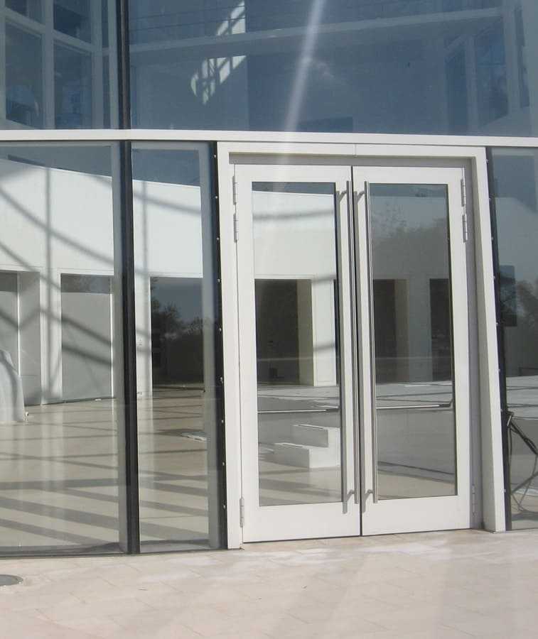 Алюминиевые стеклянные двери