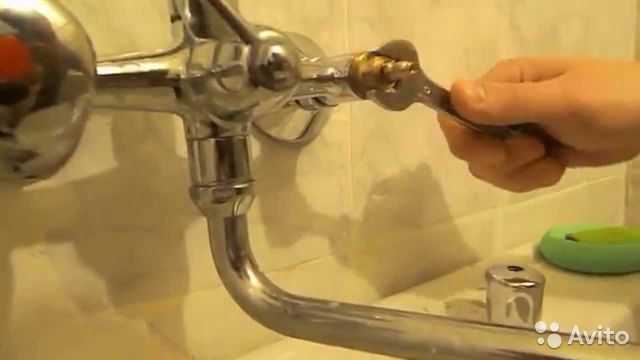 Как починить кран в ванной, если он течет, капает, бежит, протекает - варианты ремонта смесителя