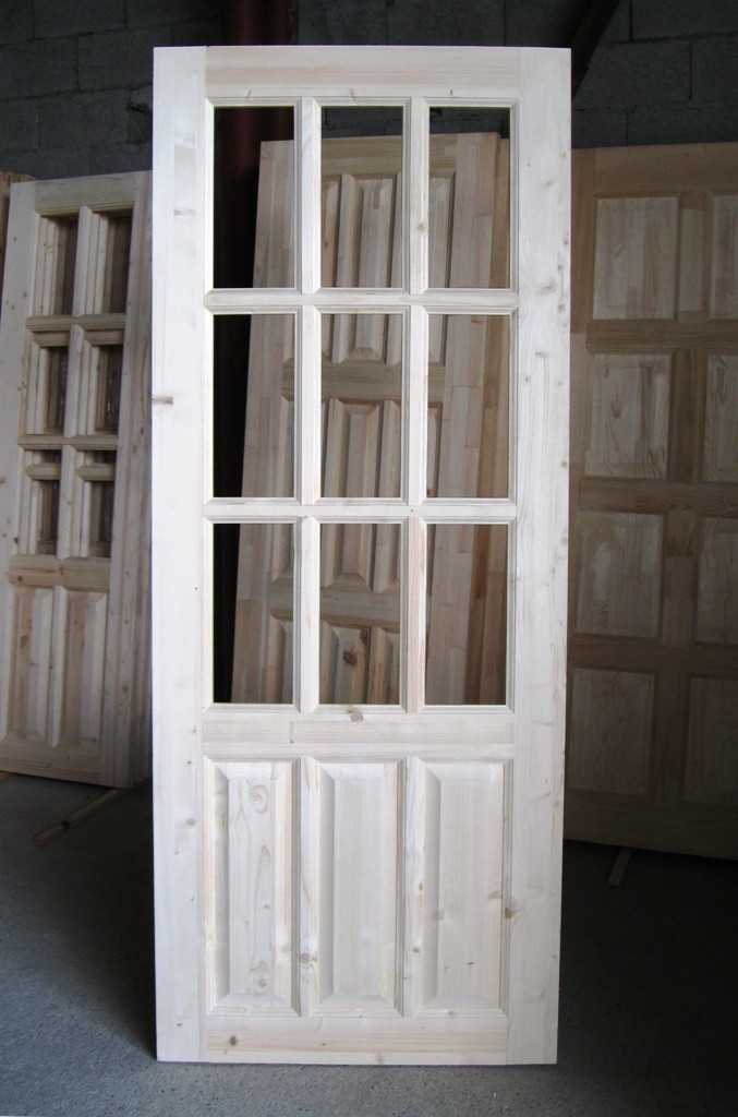 Двери под старину (60 фото): старинные модели из дерева, деревянные межкомнатные двери из массива сосны, как состарить своими руками