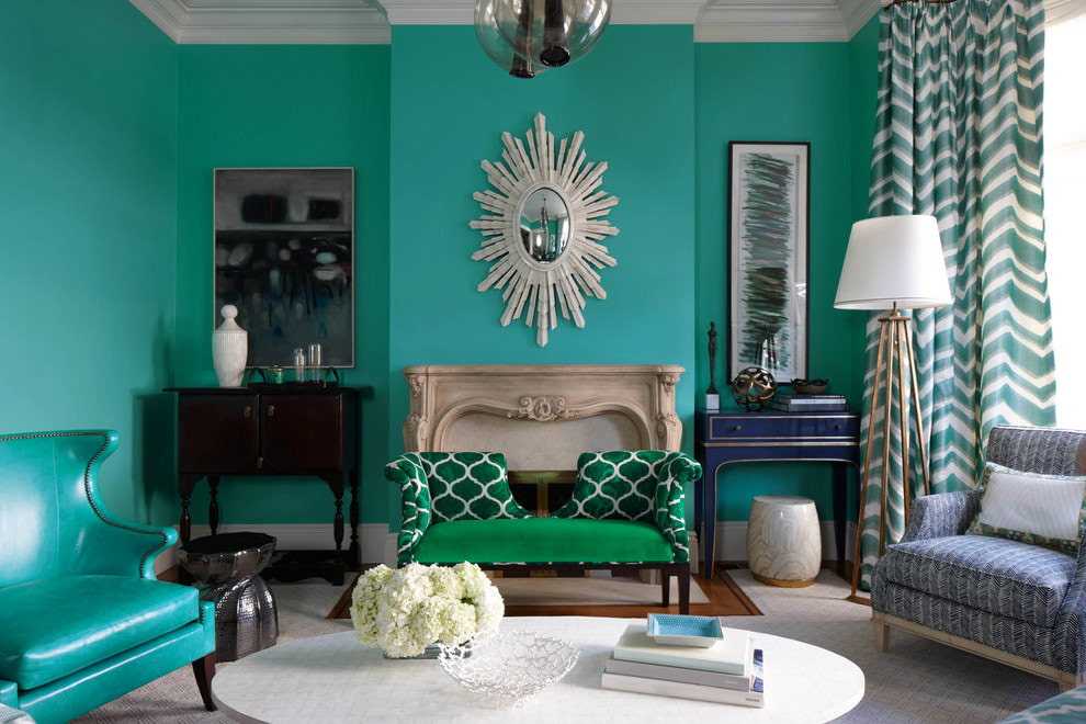 Бирюзовые обои (43 фото): сочетание голубого и коричневого цвета стен в гостиной, нежные оттенки бирюзы в интерьере зала