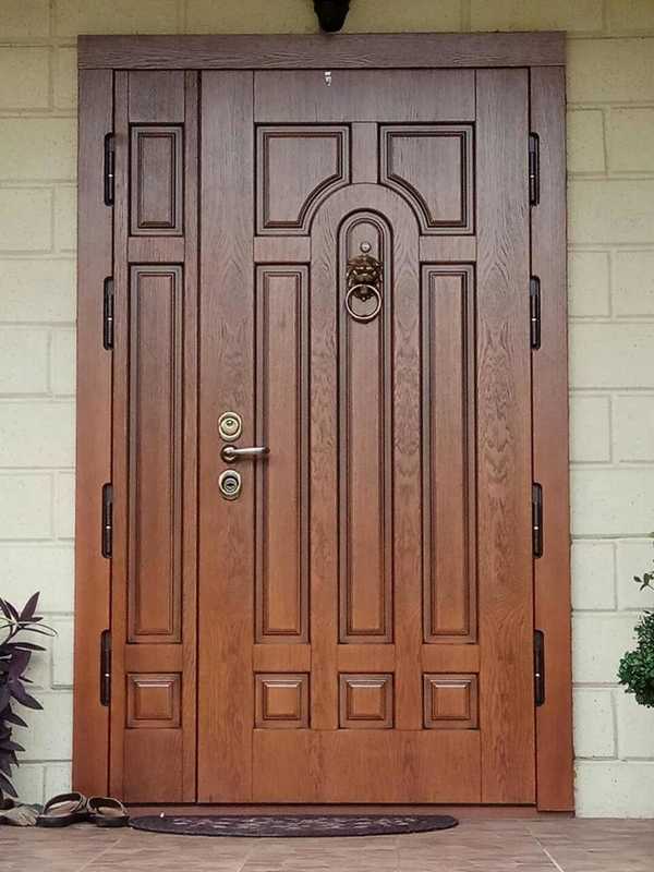 Двухстворчатые входные металлические двери: размеры уличных двустворчатых железных конструкций