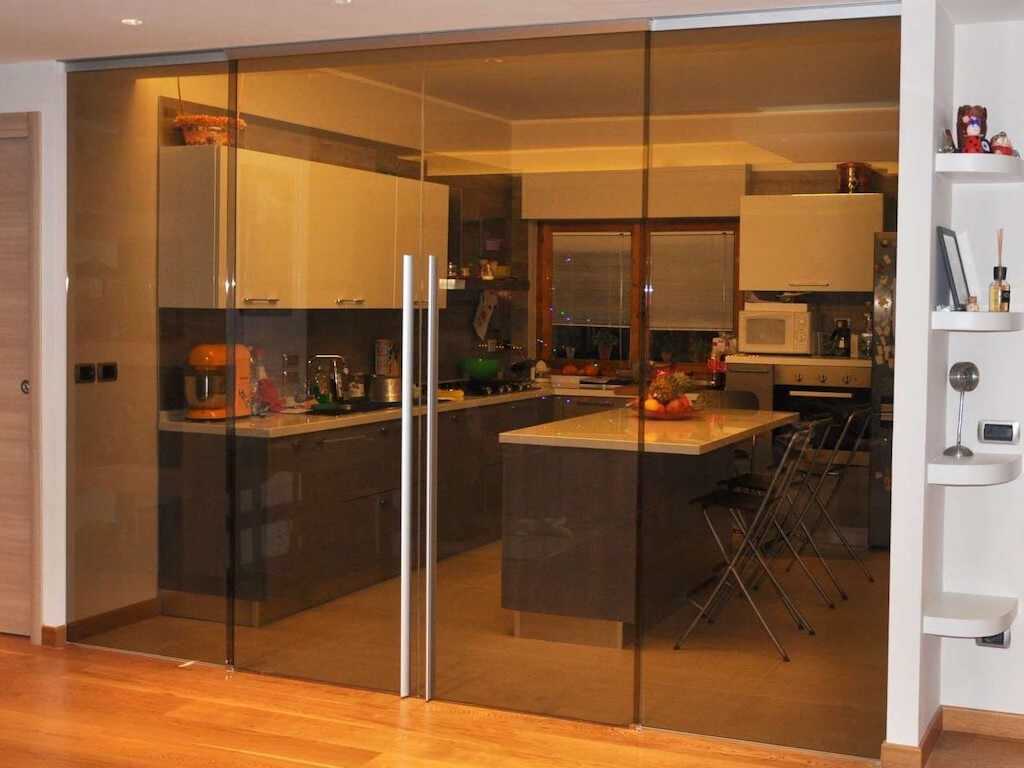 Раздвижные двери на кухню: 28 фото необычных вариантов