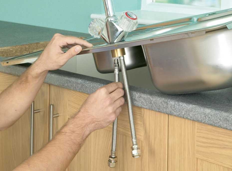 Особенности ремонта и замены столешницы для кухни