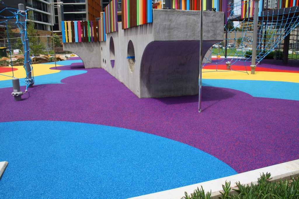 Покрытие для детских площадок: мягкие бесшовные покрытия для улицы, уличная искусственная трава для спортивных и игровых зон