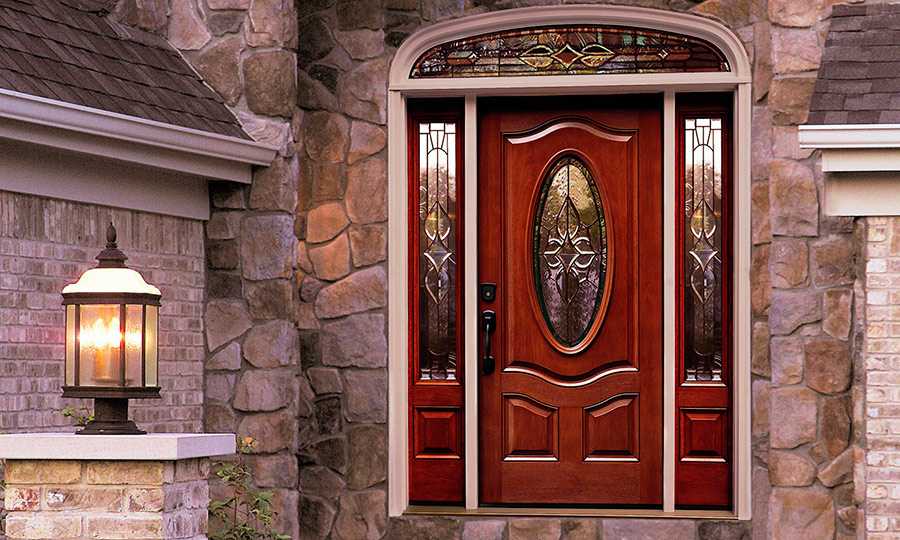 Входные деревянные двери для частного дома и квартиры — багатство вариантов