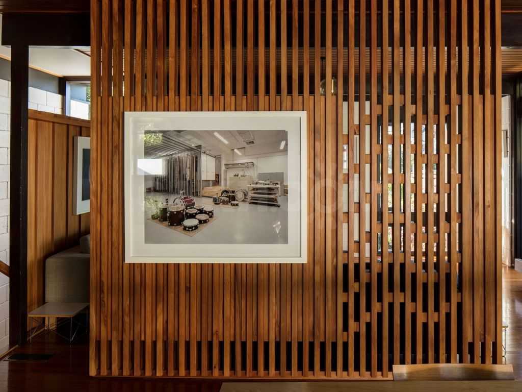Элементы современного декора: деревянные рейки в интерьере