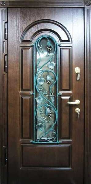 Металлические двери со стеклом (26 фото): входные и межкомнатные, железная дверь с ковкой и остеклением, двойные остекленные модели